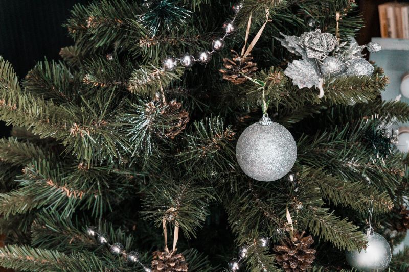 Cutting-edge options for getting rid of your fake Christmas trees