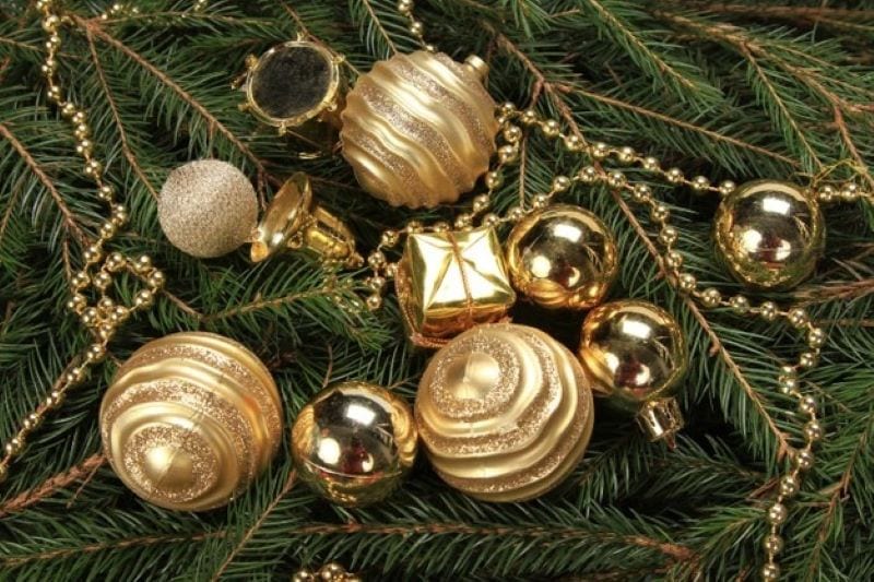 Give Your Home an Instant Holiday Upgrade with These Glass Ornaments and Accessories