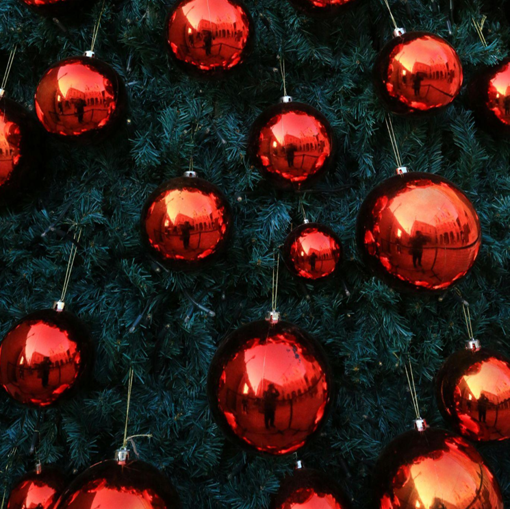 The Benefits of Unlit Artificial Christmas Trees and Why You Should Consider One